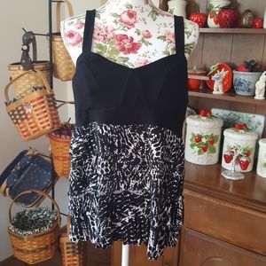 3/$20 Sleeveless Elle top Size XL